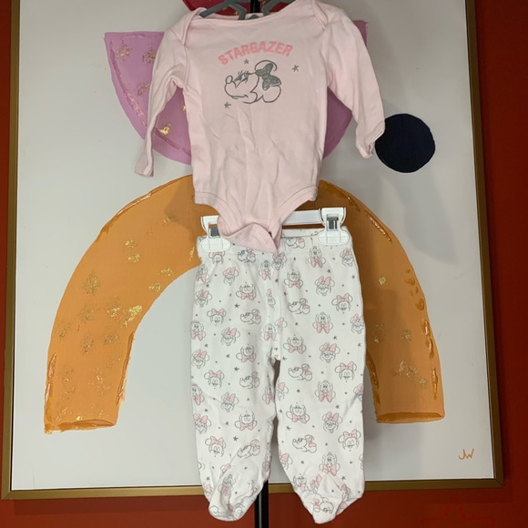 6-9 2-piece Minnie Mouse outfit - Picture 15 of 16